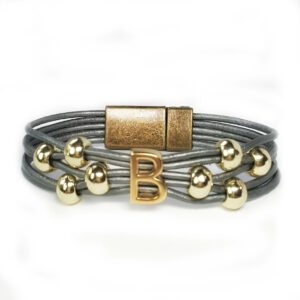 A bracelet with the letter b on it